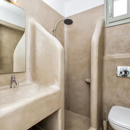 Glyfada's Villa Kastrákion