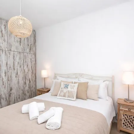 Βίλα Glyfada, 100m From The